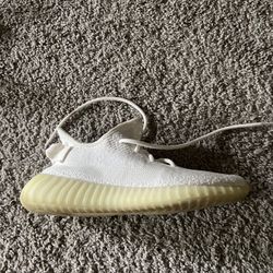 *YEEZY 350 TRIPPLE WHITE* SIZE 6.5