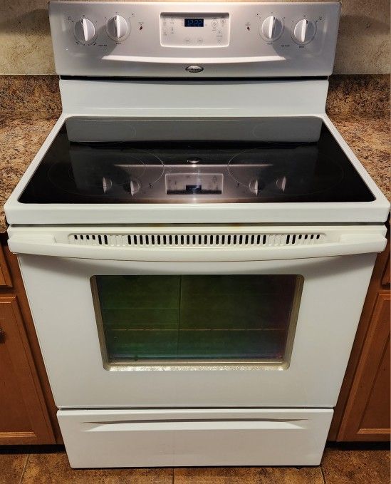 White Whirlpool 30-inch Electric Glass Top Stove 