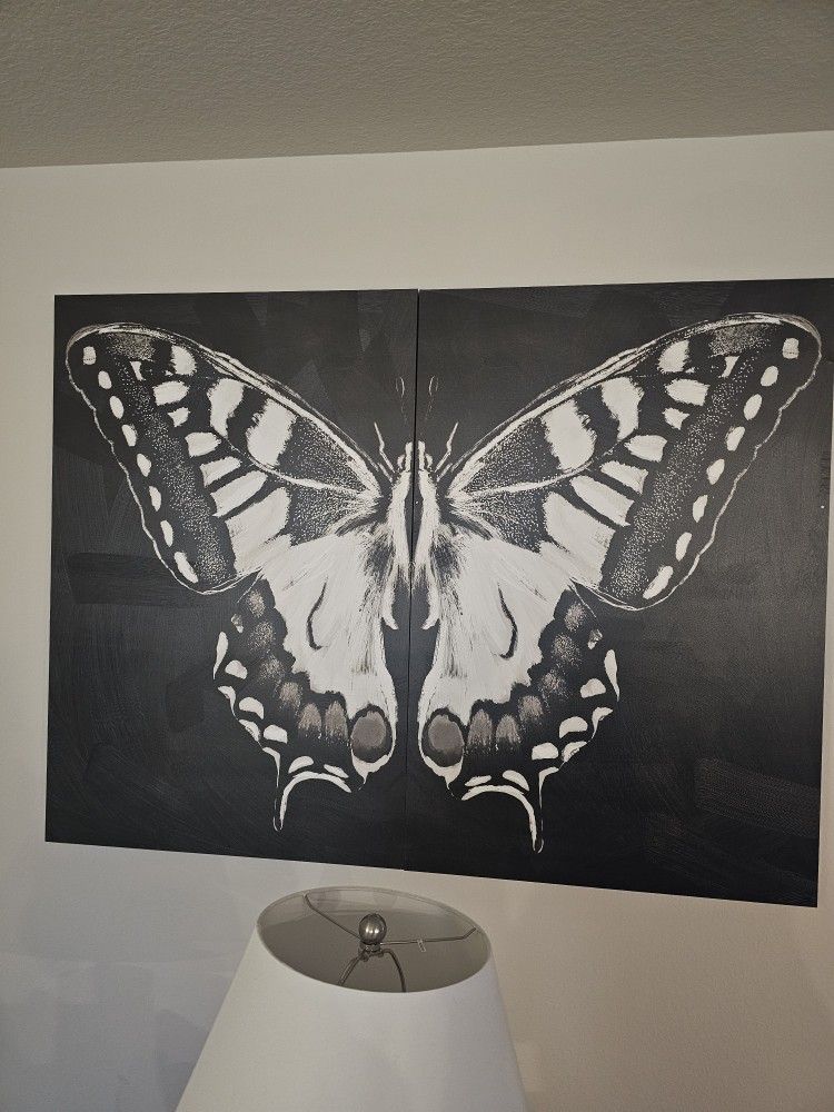 Butterfly 2-Piece Wall Art – Stunning Gray & White Design
