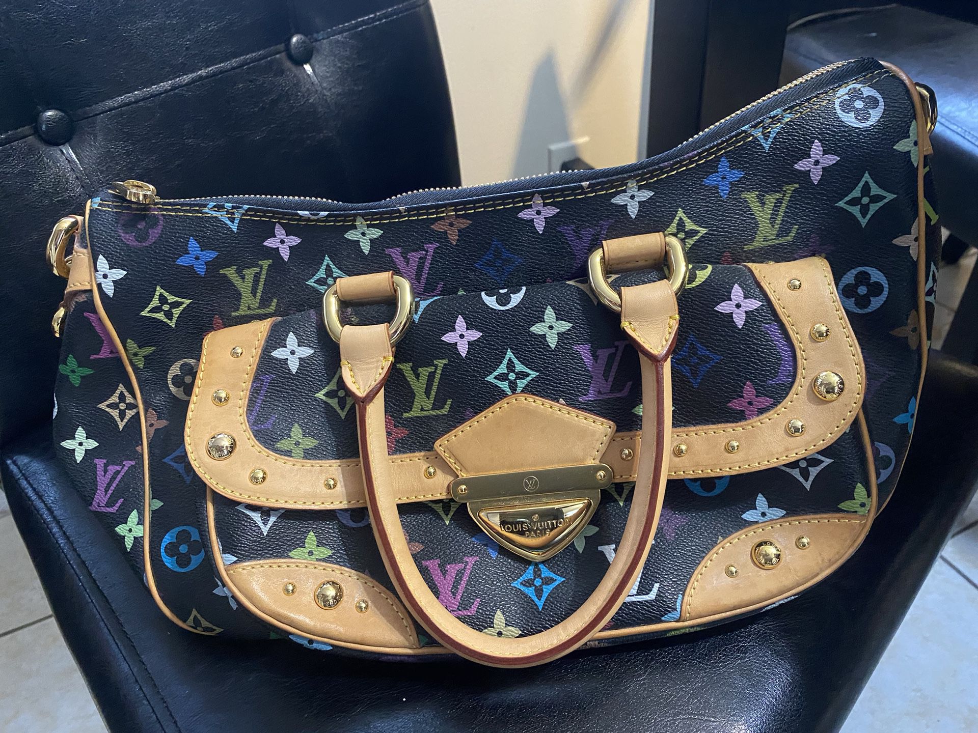 Louis Vuitton Hand Bag (authentic) 