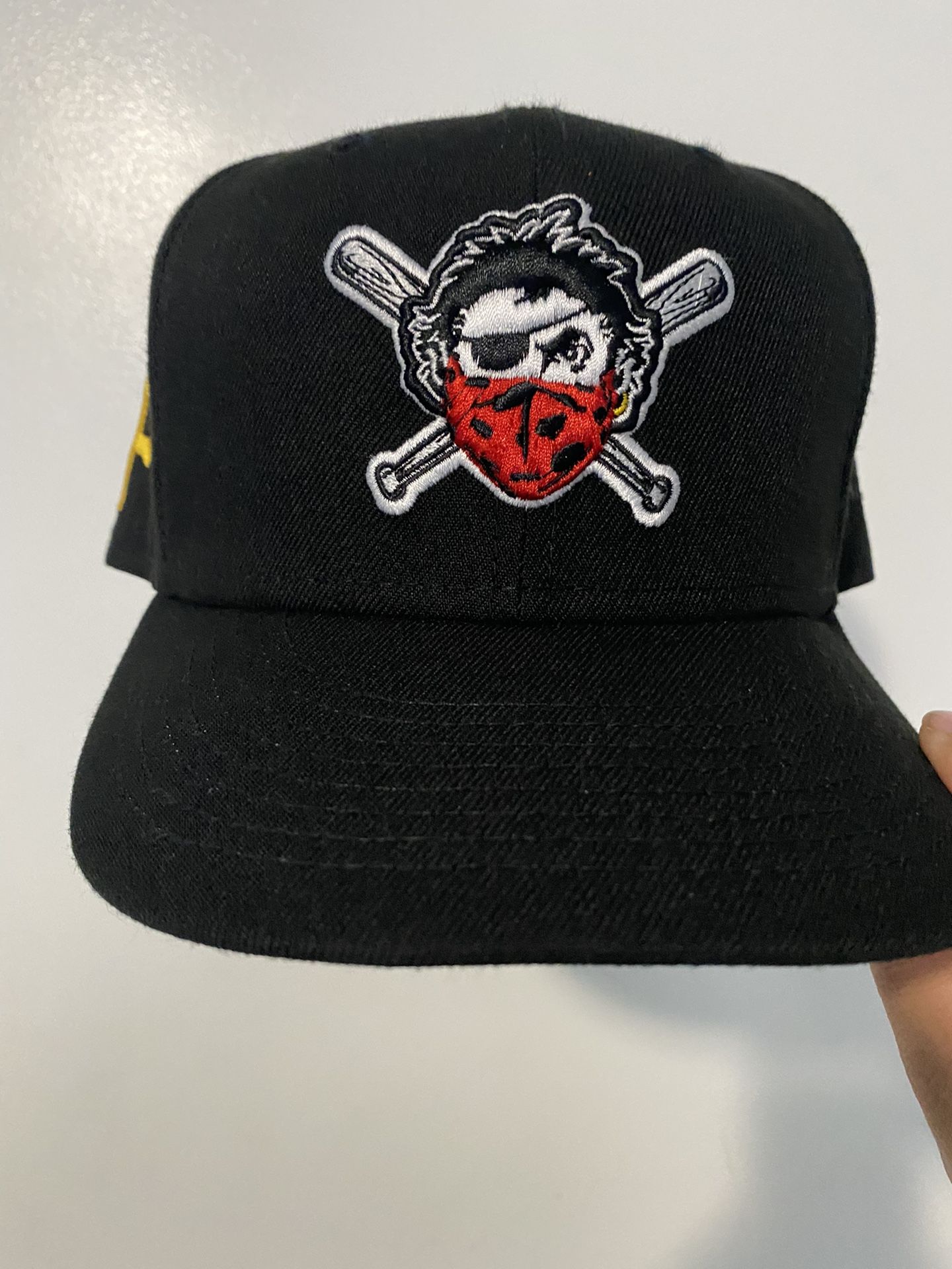 Pittsburgh Pirates Masked Covid Pirates Fitted Hat Size 7 3/8