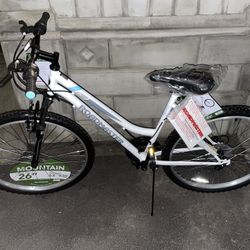 roadmaster granite peak women's mountain bicycle 26 wheels white