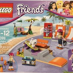 LEGO FRIENDS HEARTLAKE SKATEPARK