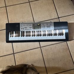 CASIO LK-175 WITH CABLE
