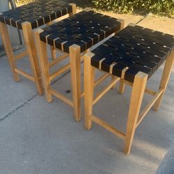 4 Bar Stools 