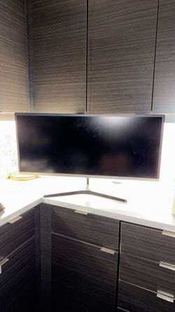 Samsung 34” UltraWide QHD Gaming Monitor