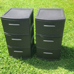2 Plastic Containers  With Drawers 