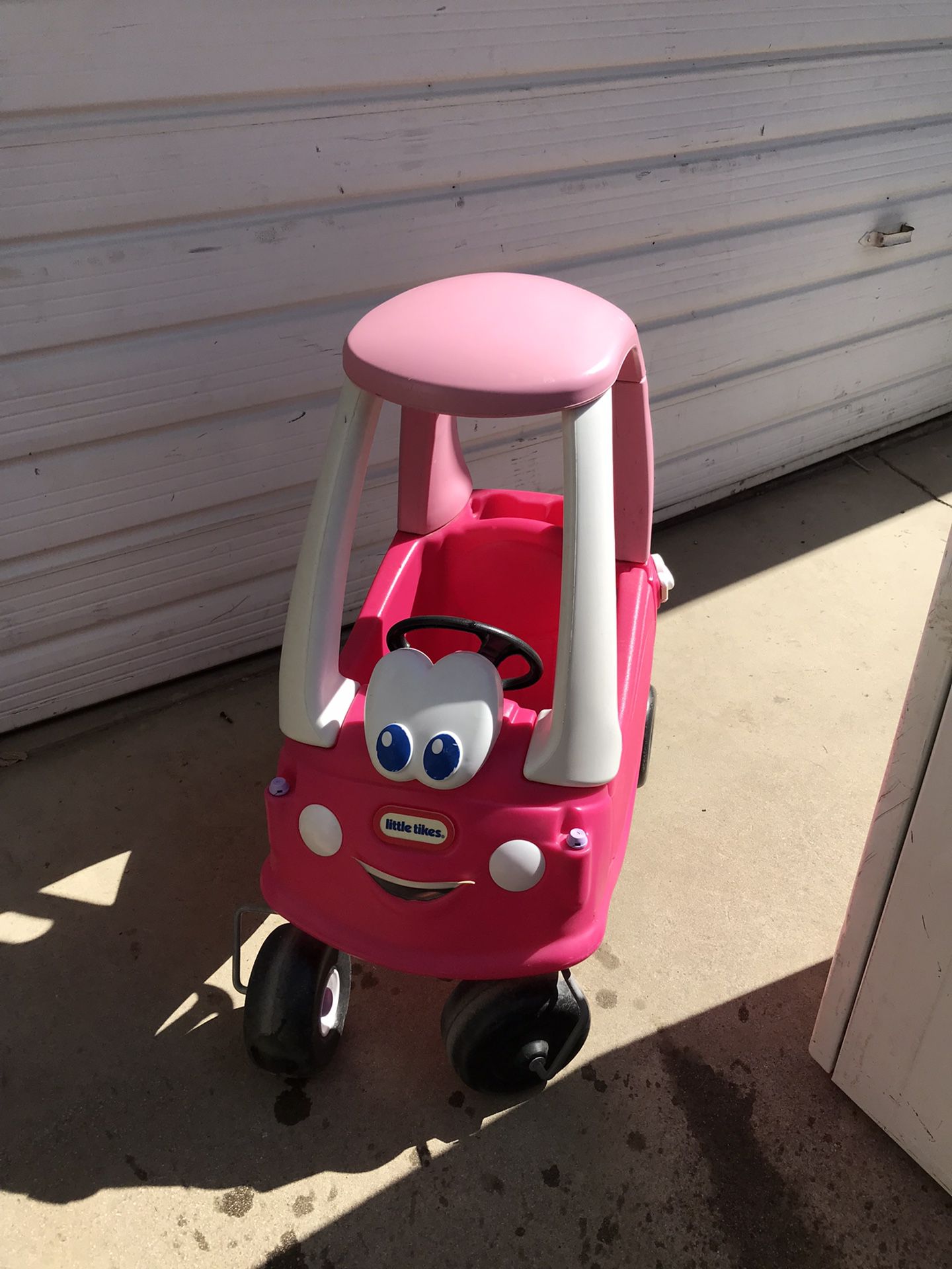 Pink Little Tykes Car