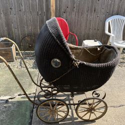 Vintage Wicker Porthole Buggy