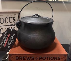 Smith & Clark 4QT Pre-Seasoned Cast Iron Cauldron Black Halloween