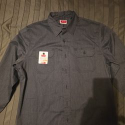 (NEW!!) $30 OBO Wrangler all day comfort long sleeve