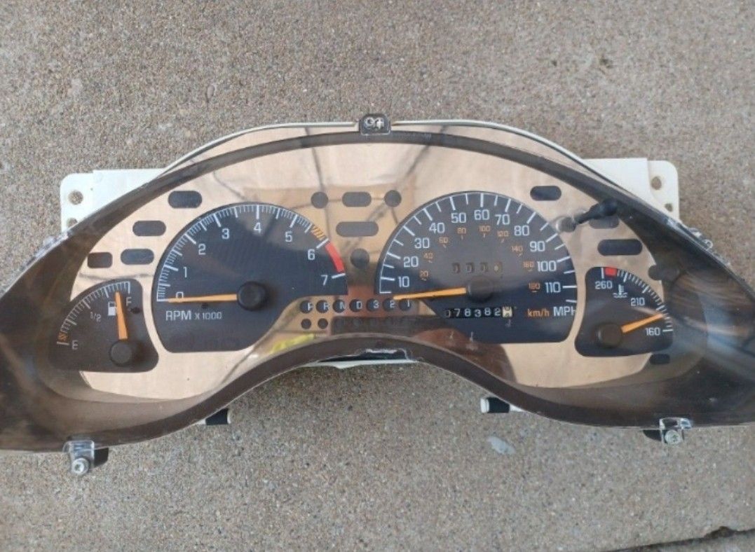 Pontiac Speedometer Cluster OEM