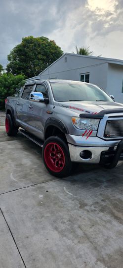 Toyota tundra 2010