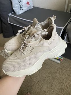 Memory Foam Woman Shoes (Size 8)