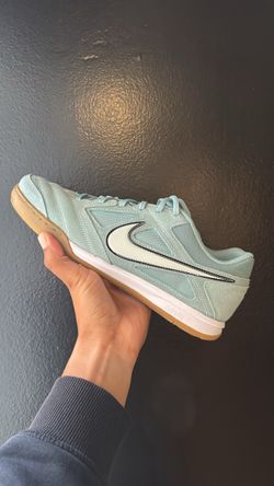 Nike Gato