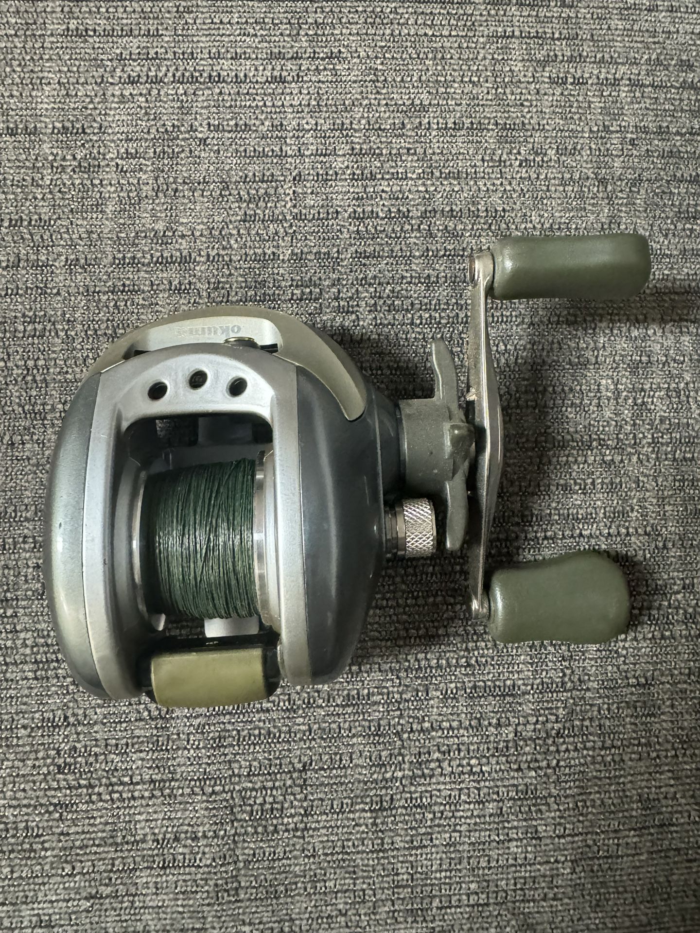 Okuma Nemesis Low Profile Baitcast reel - Model # NS-200 right handed baitcasting