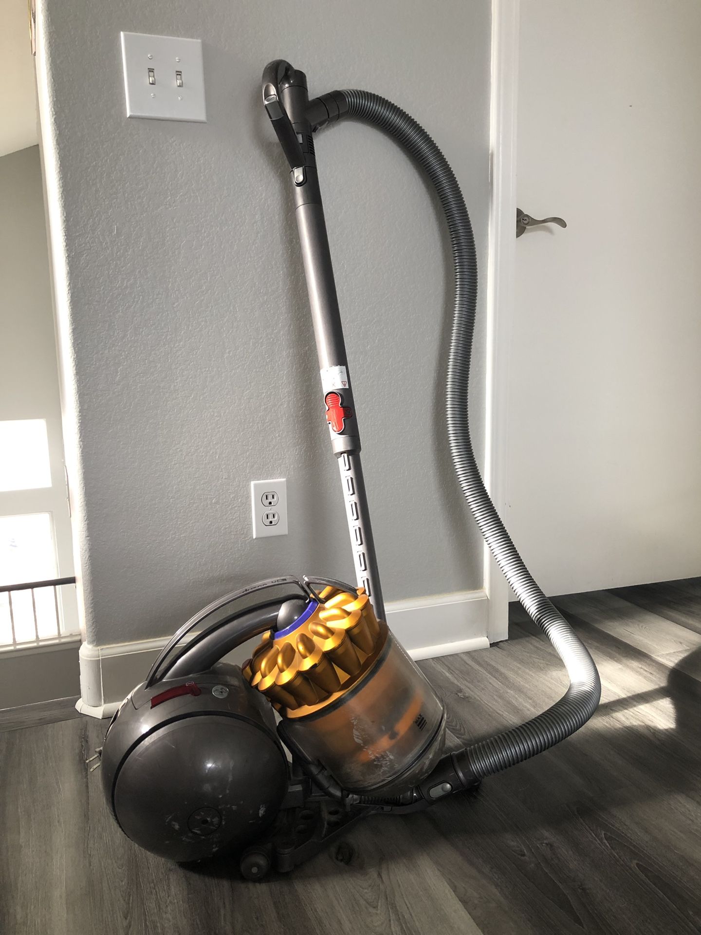 Dyson DC39