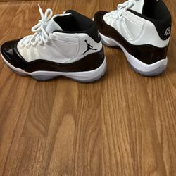 Size 10.5 Jordan 11 Concords  