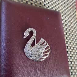 SWAN STERLING SILVER BROOCH 