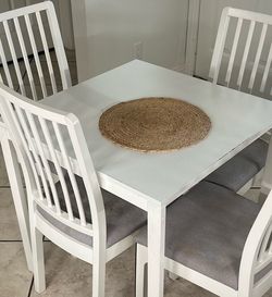 Tables with 4 Chair ( IKEA )