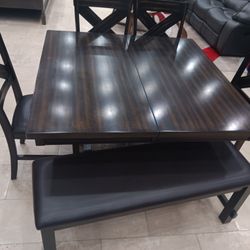 *Dining Room Special*---Kelly Bold Dining Table Sets W/4 Chairs And Bench---Delivery And Easy Financing Available💪