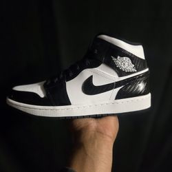 Jordan 1 Mid Carbon Fiber