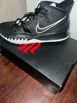 Nike Kyrie 7