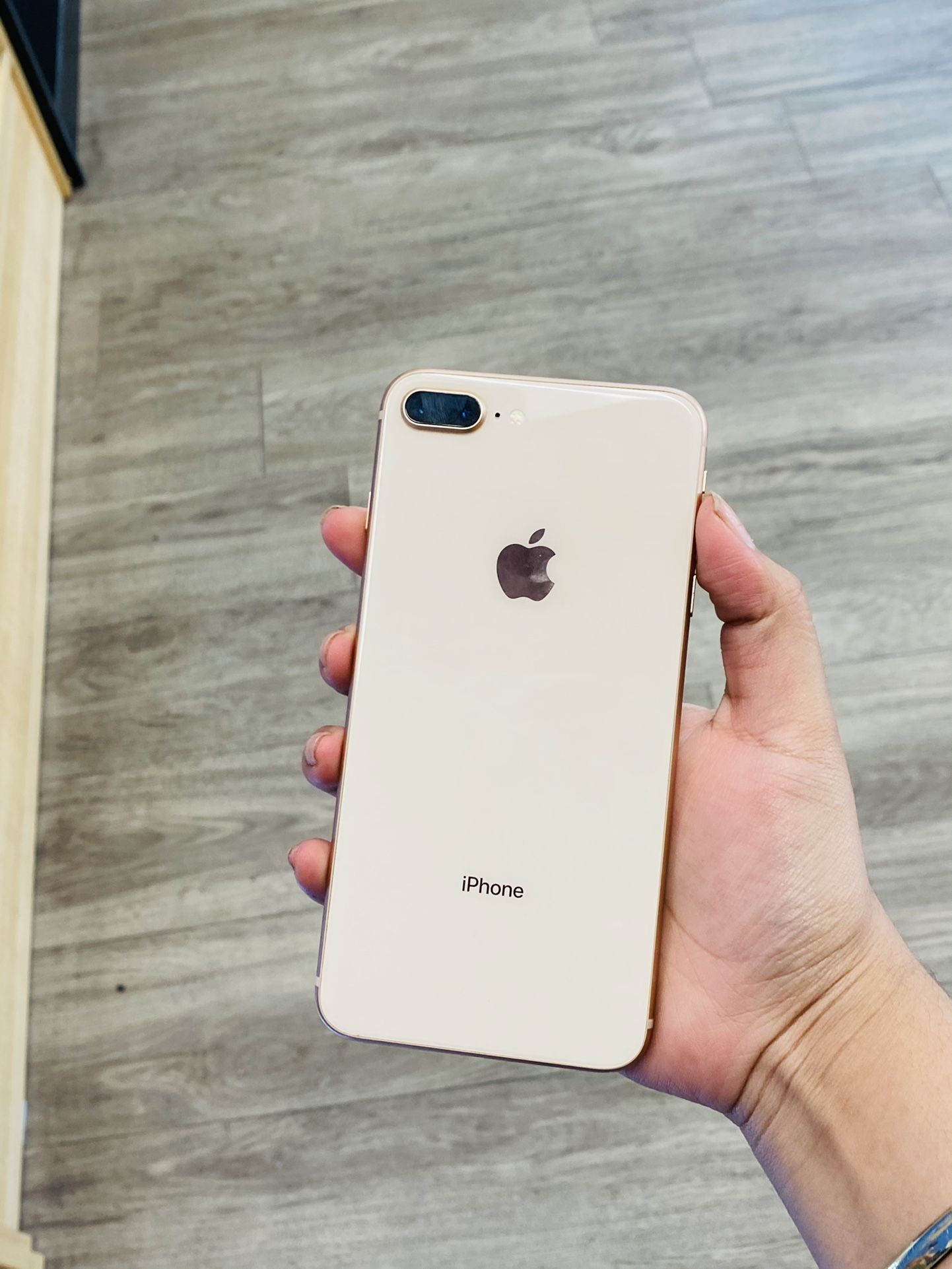 iPhone 8 Plus 64gb Unlocked