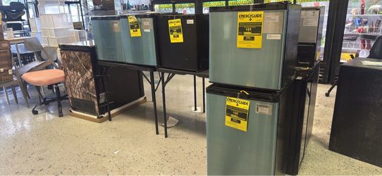 Euhomy Compact Refrigerator with Freezer
