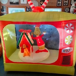 Gemmy Animated Grinch in Retro TV Christmas inflatable decoration yard lawn light up like new 