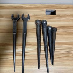 Klein Tools Ironworker Set – 2 Spud Wrenches + 4 Bull Pins (USA Made) 