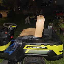 

RYOBI

80V HP Brushless 42 in. Battery Electric Cordless Riding Lawn Tractor with (3) 80V 10Ah Batteries and Charger

STORE PRICE $$4999