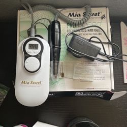 Acrylic nail starter kit