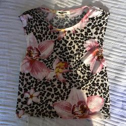 Transparent top for the beach