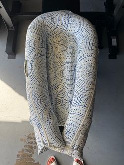 DockATot Deluxe Baby Lounger Nest with Zipper Cover