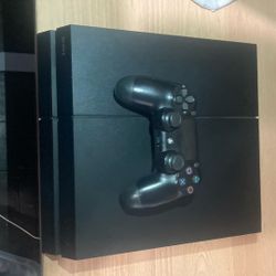 PS4 Works Fine WITH 5 GAMES INCLUDED 