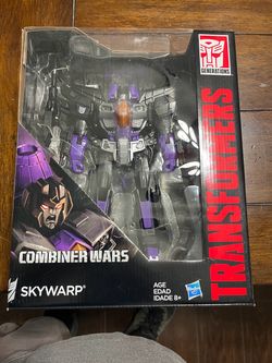 Transformers Generations Combiner Wars Skywarp Figure