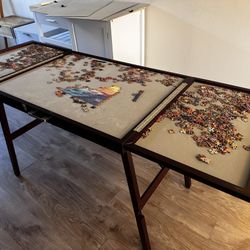Puzzle table — Folds For Storage 