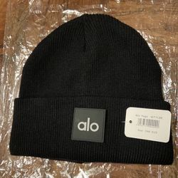 🧢 Alo Yoga Everyday Beanie (New w/ tag)