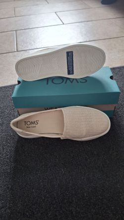 TOMS Slip-On Sneakers with Box
