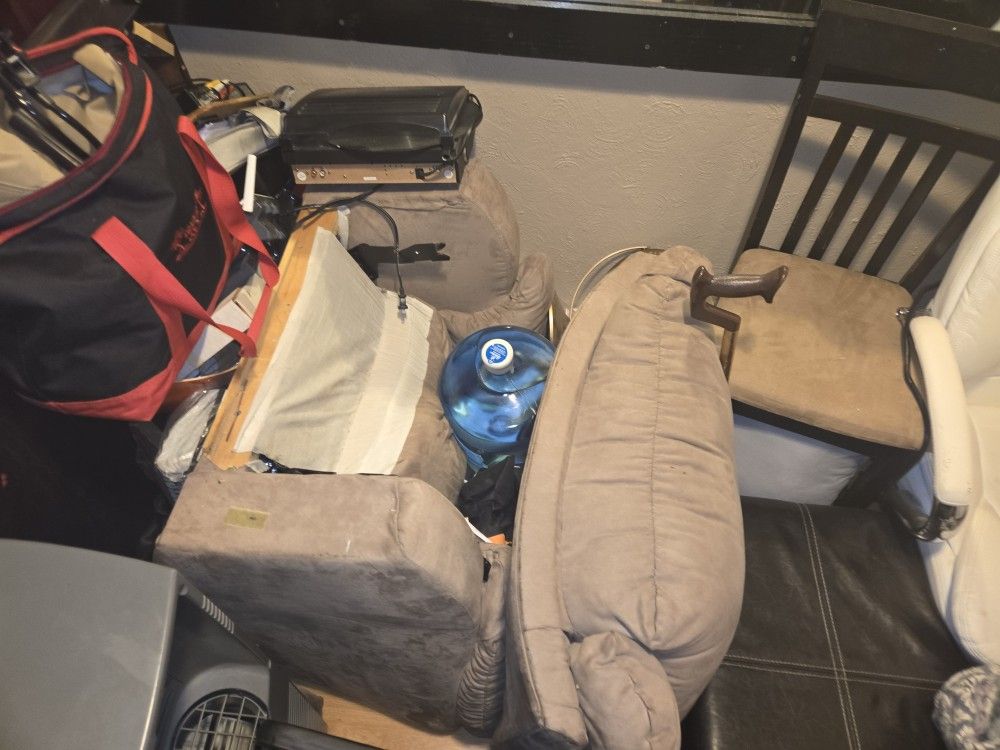 Two Piece Recliner Somewhat Broke Clean No Pets