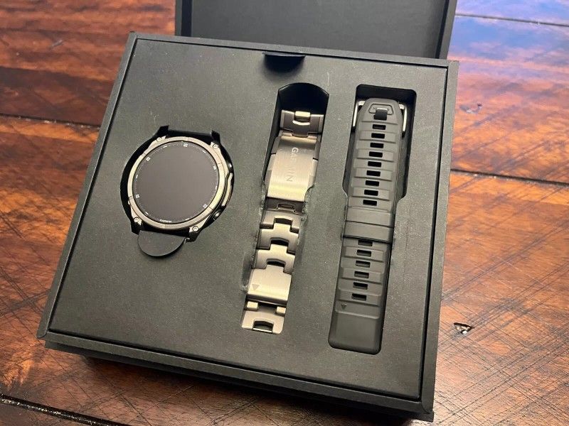 Garmin Fenix 8 47 mm AMOLED Sapphire Titanium w/ Titanium Band and Sensor Guard