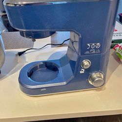 Electric Mixer with attachment