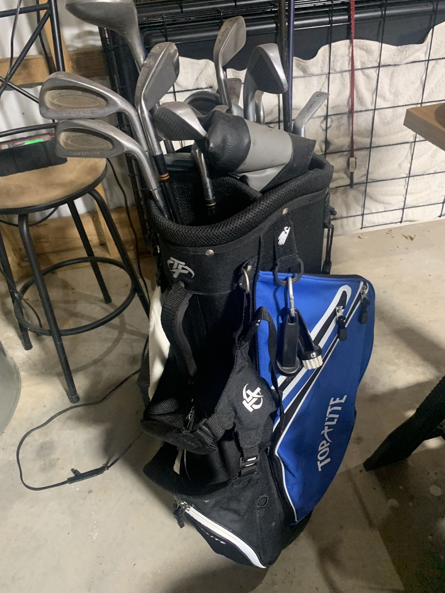 Golf Clubs And Bag. Right Handed 