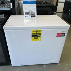 Frigidaire 7 Cu Chest Freezer In White 