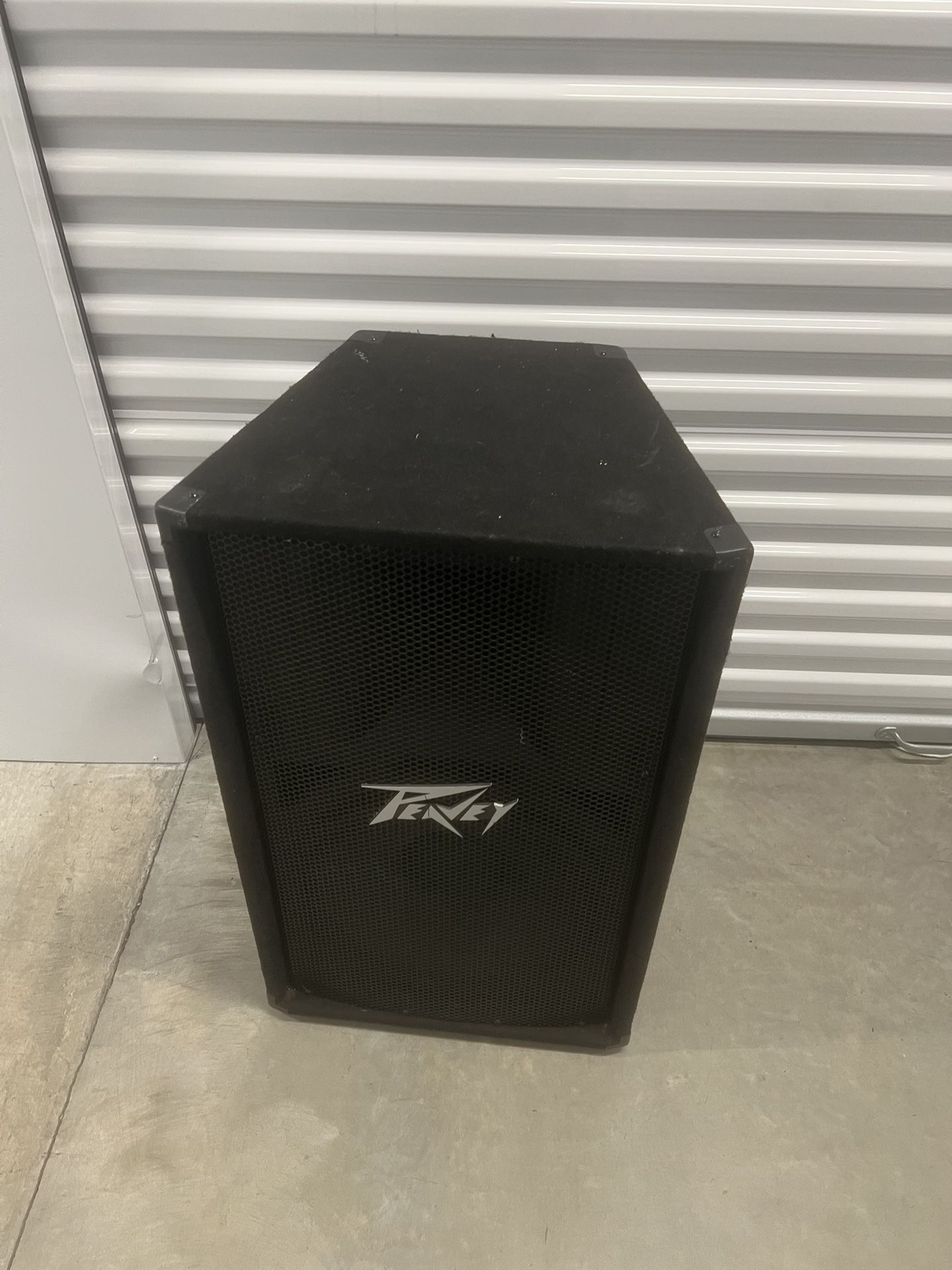 Peavey PV® 115 2-Way Speaker used in good condition however it’s missing the back crossover panel. The crossover was bypassed and I can still test the