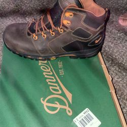 DANNER BOOT!! Size 10.5 
