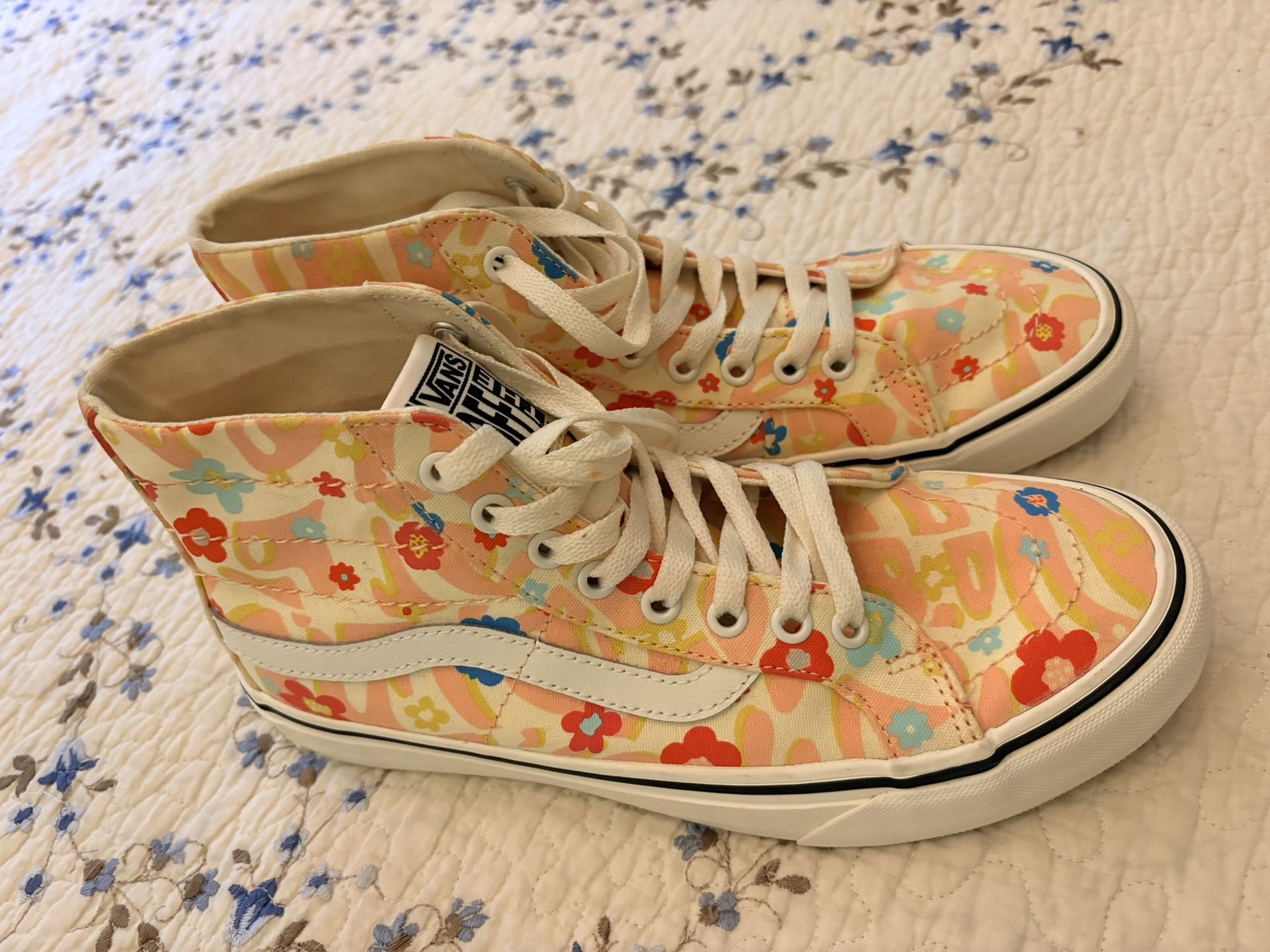 BRAND NEW Women Vans