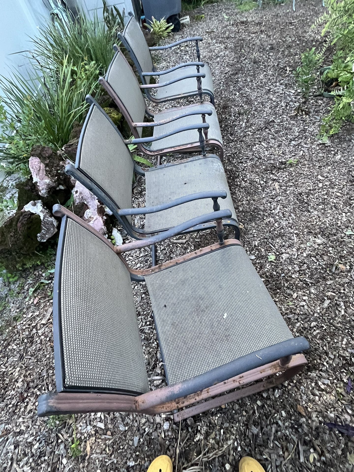 4 Metal With Cloth Outdoor Chairs