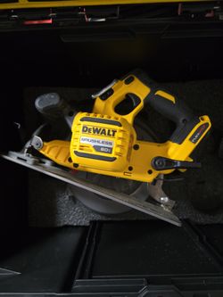 60v flexvolt dewalt skillsaw